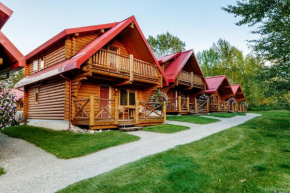  Miette Mountain Cabins  Джаспер